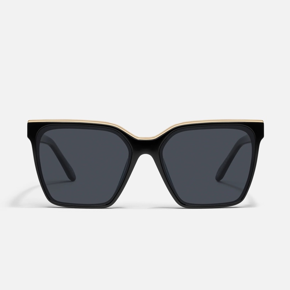 Quay Level Up Black Gold Frame / Smoke Lens
